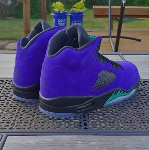 Air Jordan V 5 Retro Alternate Grape 136027-500
